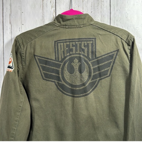 Disney Star Wars Galaxy Edge Resistance Logo
Olive Green Zip Up Rebels Jacket - Picture 10 of 10